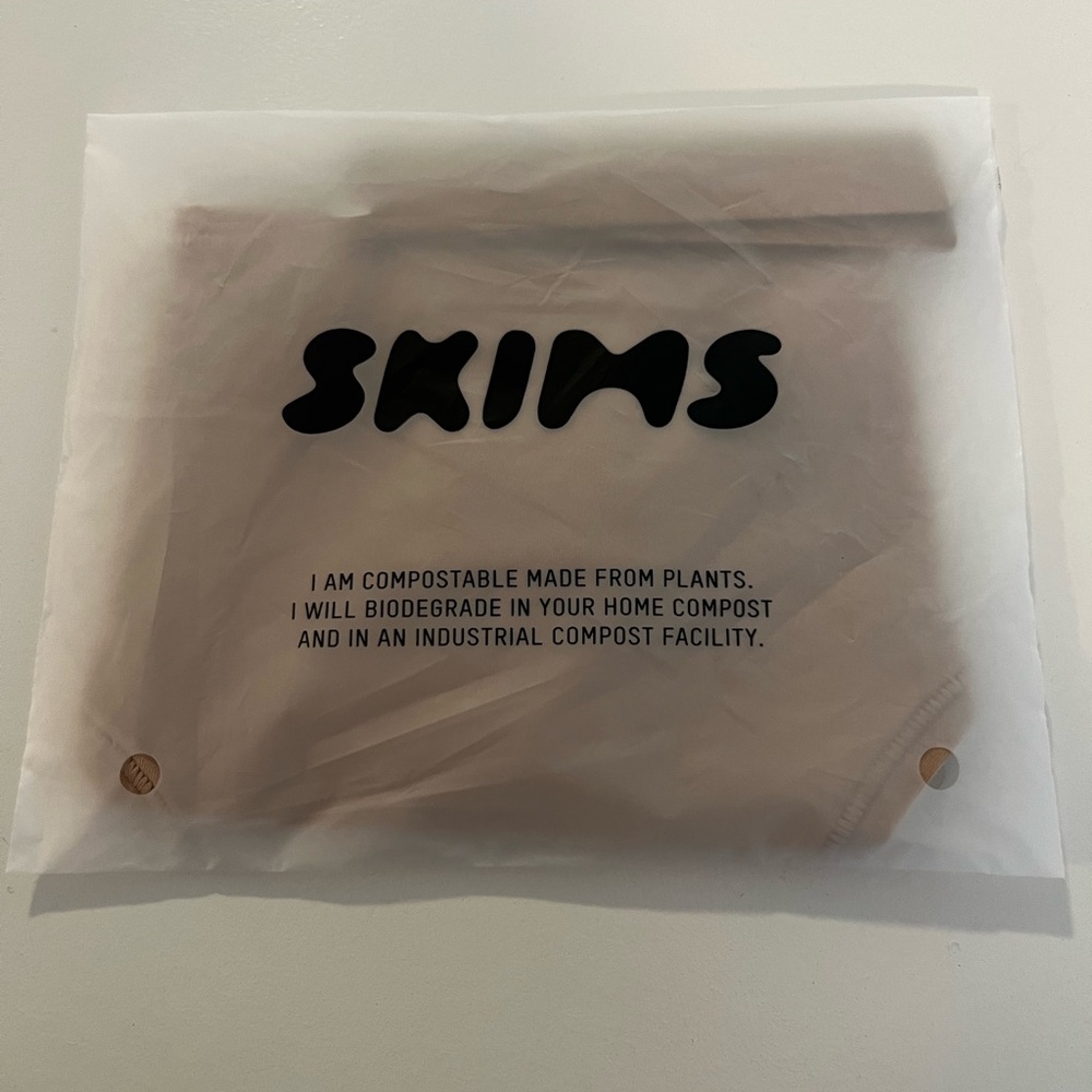 NWT Skims Fits Everybody Thong